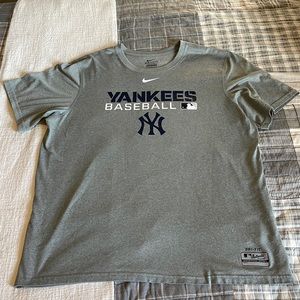 Nike Yankee Dri-fit Tee Shirt - Men’s Large